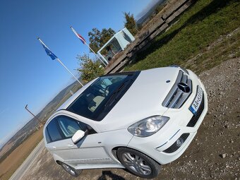Mercedes B180 - 3