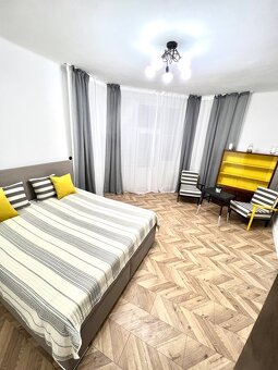 Prenájom 4 izbového bytu Bratslava Staré mesto - 3
