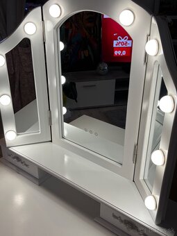 Kozmetický stolík - 3