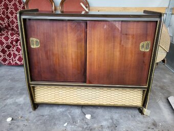 Hudobná skrinka - 3