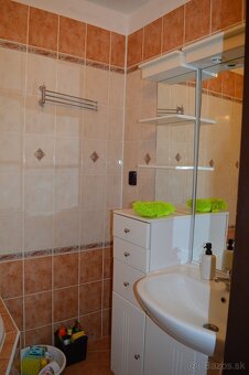 3-izbový, prerobený byt s loggiou. - 3