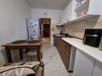 NA PREDAJ 3 IZBOVÝ BYT s LOGGIOU 74 m2 MYJAVA - 3