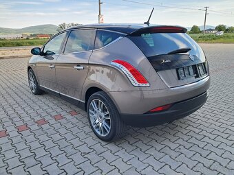 Lancia Delta 1,9 Twin Turbo Multi jet 230PS 508Nm - 3