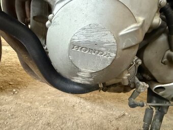 Honda Hornet 600 r.v. 2002 - 3