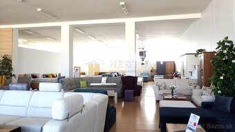 Veľký obchodný priestor 560 m² s parkovacími miestami na pre - 3