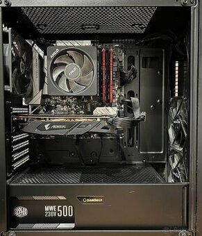Ryzen 7 3800X, Radeon RX 570 Series 8GB, 16GB - 3