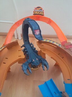 Hot Wheels dráha + parkovisko - 3