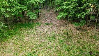 Pozemok v lone prírody s potôčikom– ideálny pre vašu vysníva - 3