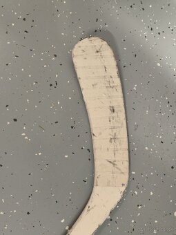 Hokejka CCM Ribcor Trigger 9 pro, biela. - 3