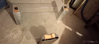 sklenený  TV   stolík s policami - 3