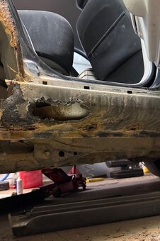 KLAMPIAR – OPRAVA KAROSÉRIÍ A VYVÁRANIE PRED STK - 3