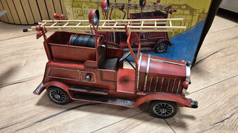 Retro hasičské auto a lietadlo - 3