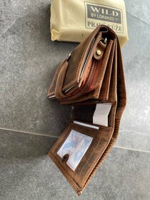 Dámska kožená peňaženka Wild tmavo hnedá, dostupná skladom. - 3
