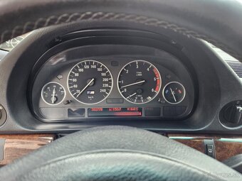 BMW E38 - 3