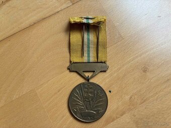 Slovenské vyznamenanie Za hrdinstvo - 3