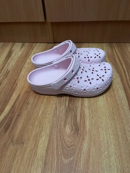 Šľapky Crocs ružové - 3