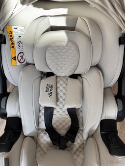 Autosedačka Baby-Safe Pro + základňa Vario Base 5Z - 3