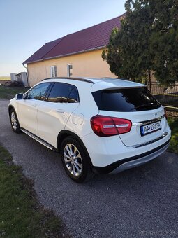 Mercedes Benz GLA 180 - 3