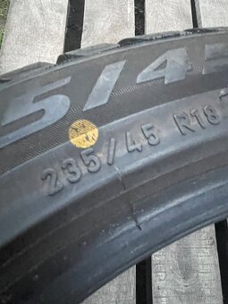 Pirelli 235/45 R18 zimné - 3