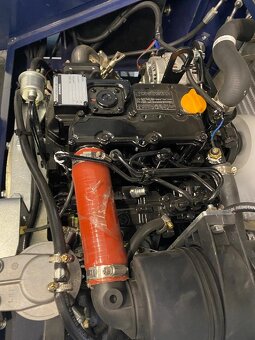 Mininakladač Yanmar motor 3TNV 74 3-válec - 3