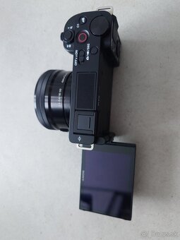 Sony ZV-E10  + 16-50 mm f3.5-5.6 - 3