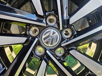 Takmer nejazdená orig.letná sada VW - 5x100 r15+185/65 r15 - 3