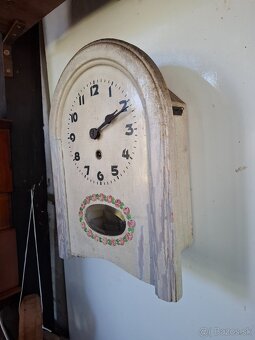 Predám funkčné starožitné kuchynské nástenné hodiny KIENZLE - 3