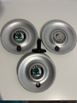 Stredové krytky Škoda 1U0601149D - 3