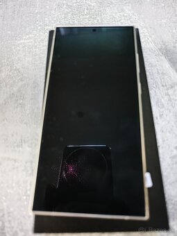 Samsung Galaxy S24 Ultra a Samsung Galaxy Watch 6 Classic - 3