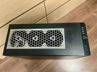 Skrinka Fractal Design Define - 3