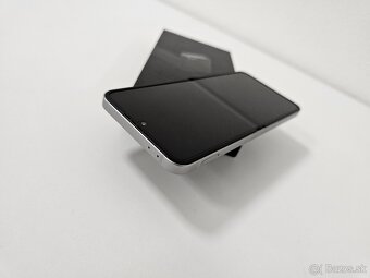 Samsung Galaxy Z Flip 6 - 3