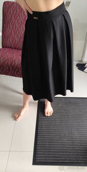 Slávnostná čierna sukňa - 3