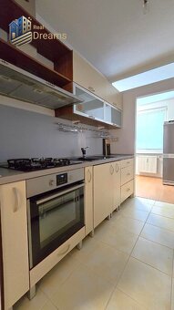 REZERVOVANÉ Na prenájom zariadený 2 izbový byt v centre Gala - 3