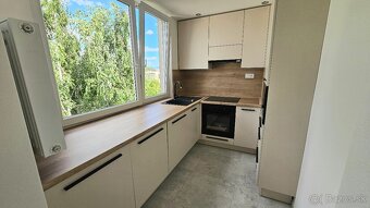 NOVINKA - 3 izb. byt UHEROVA ul. Terasa, NOVOZREKONŠTRUOVANÝ - 3