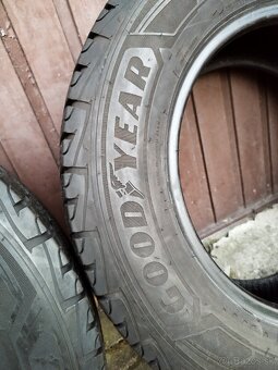 zimne pneumatiky 215/65 r16c goodyear - 3