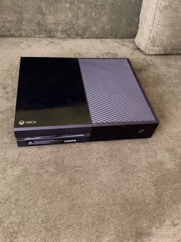 Predám Xbox One + dva ovládače +hry - 3