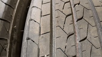 Predám 2ks pekné letné 215/70r15C Bridgestone na dodávku - 3