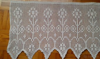 Predám háčkovanú záclonku - 3