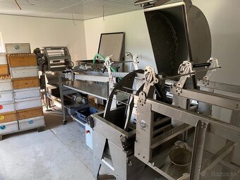 Predám linku na vytáčanie medu. - 3