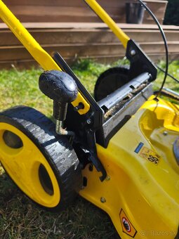 Kosačka s pojazdom - 3