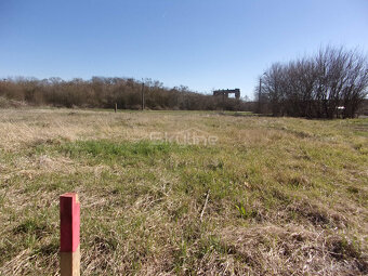Exkluzívny predaj pozemku 3410 m2, Málaš, Levice - 3