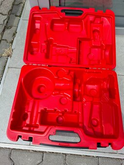HILTI kufrik na uhlovu brusku - 3