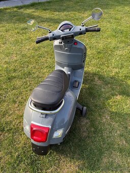 JAMARA skuter Vespa Ride On - 3