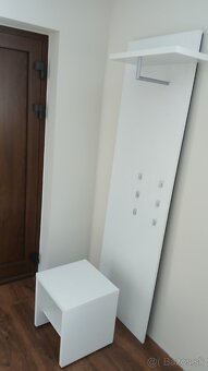 Vešiakova stena do predsiene. - 3