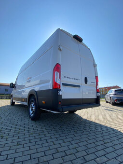 PEUGEOT BOXER 2,2 BlueHDI 180k MT6 Van 3,5t | L4H3 - 3