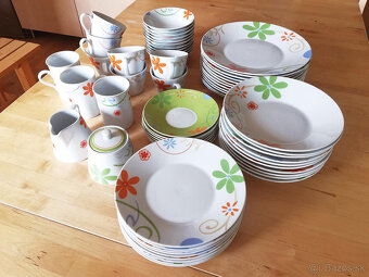 Na predaj porcelánová obedová tanierová súprava - 3