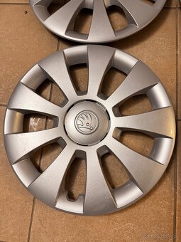 Škoda puklice r15 originál - 3