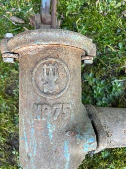 Ručná pumpa na vodu - 3