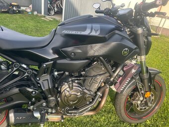 Yamaha MT 07 - 3