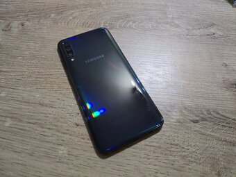 Samsung A50 128gb displej v top stave bez skrabancov mal na - 3